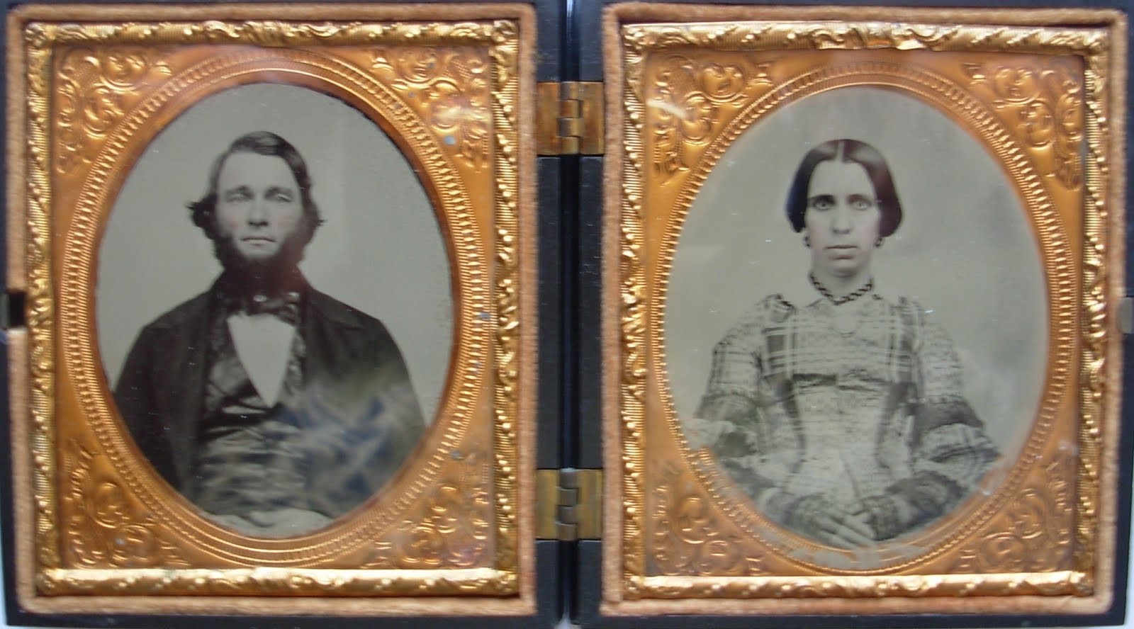 This Family History Researcher Gets the Story Behind Those Unknown Photos and Finds a Living Relative